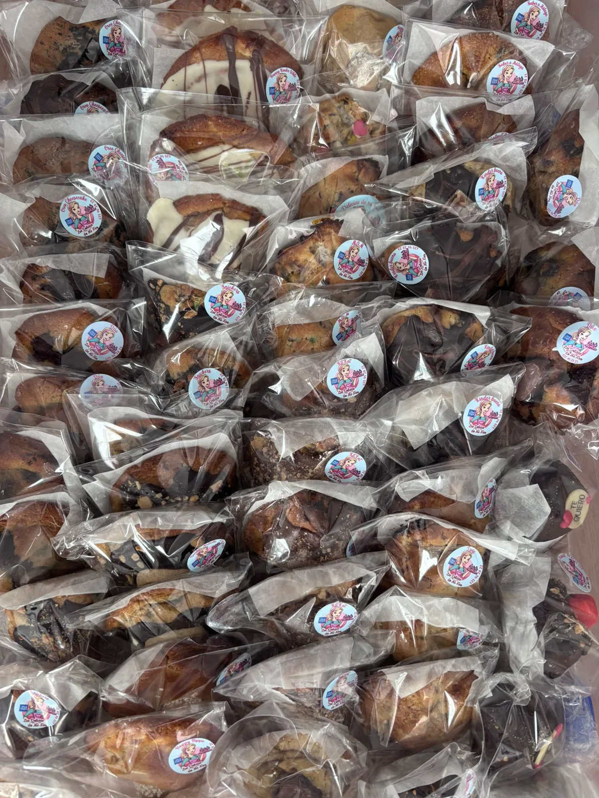 Muchas cookies de Las Delicias de Mi Noe empaquetadas individualmente